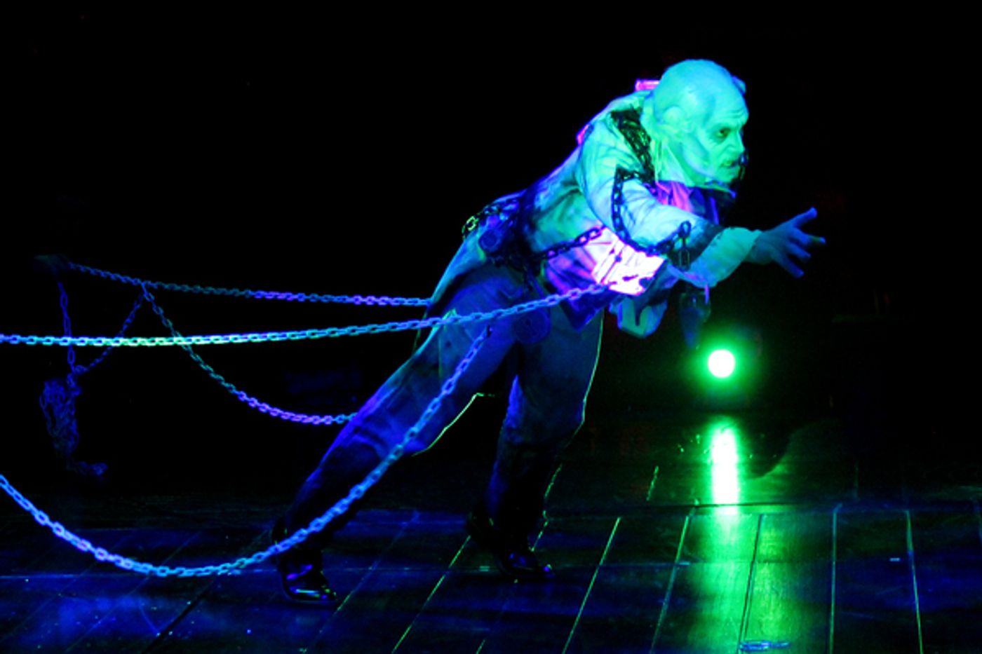 Photo Flash: North Shore Music Theatre's Production of A CHRISTMAS CAROL  Image