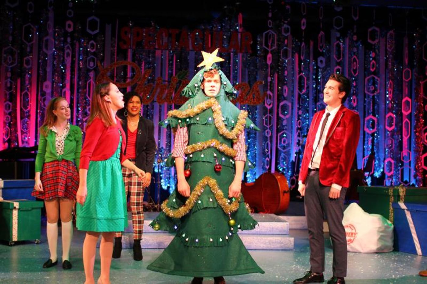Review: A SPECTACULAR CHRISTMAS SHOW Opens at Musical Theatre Heritage in Kansas City  Image