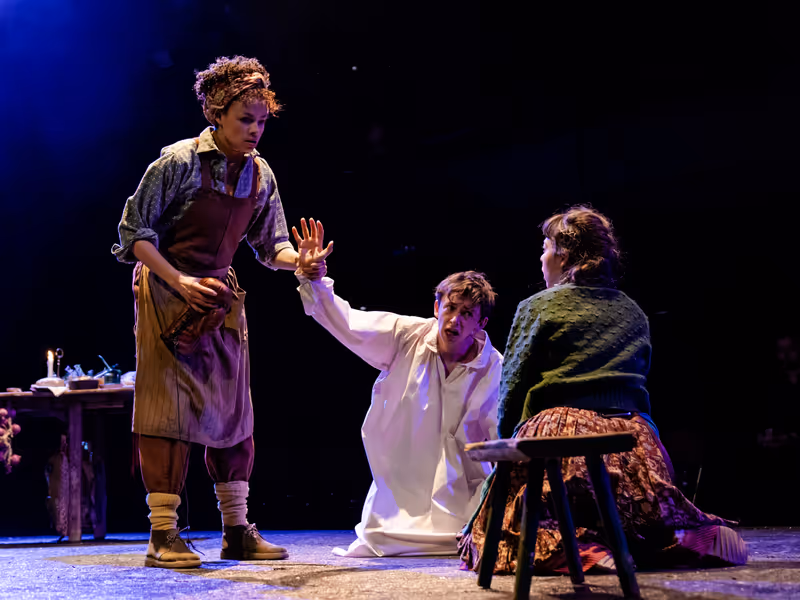 Photo Flash: First Look at THE OCEAN AT THE END OF THE LANE at the Dorfman Theatre — photo 1 of 12