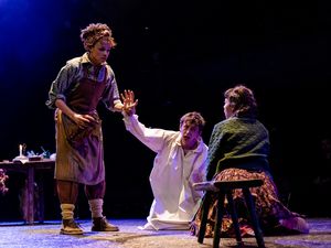 Carlyss Peer, Samuel Blenkin, Marli Siu @ BroadwayWorld Carlyss Peer, Samuel Blenkin, Marli Siu Photo