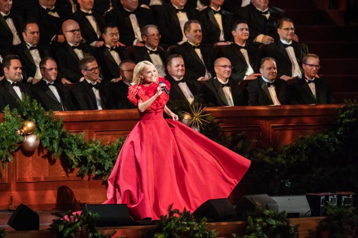 BWW Exclusive: Angels Among Us, Tabernacle Choir Christmas Concert Featuring Kristin Chenoweth  Image