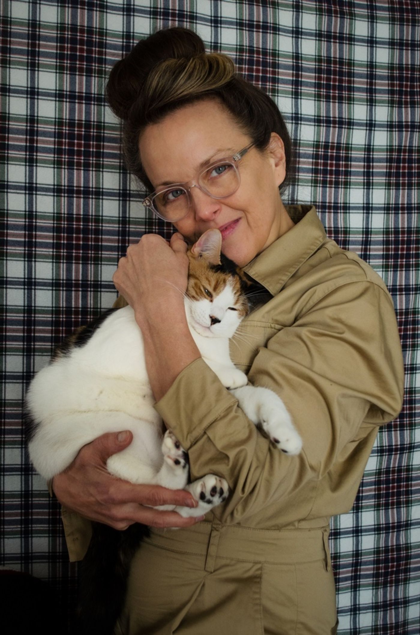 Tails of Broadway: Alice Ripley Cuddles Up with Carly and Suzy  Image