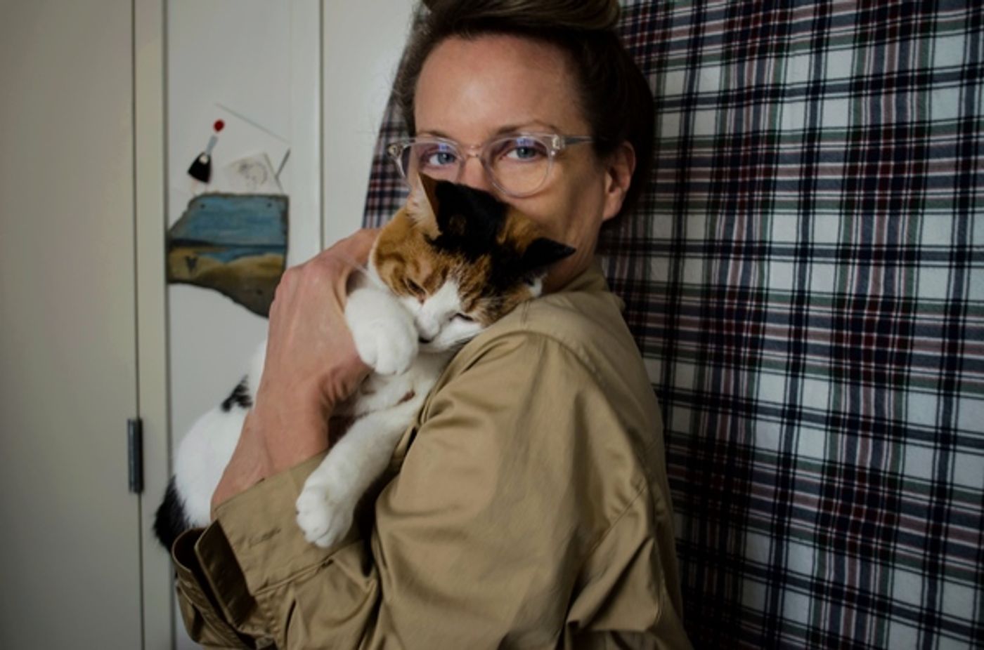 Tails of Broadway: Alice Ripley Cuddles Up with Carly and Suzy  Image