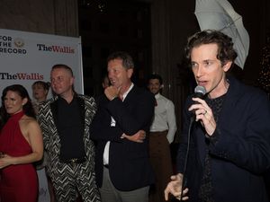 Carrie Manolakos, Siobhan O''Neill, Shane Scheel, Paul Crewes, Steve Mazurek, and Anderson Davis @ BroadwayWorld Carrie Manolakos, Siobhan O''Neill, Shane Scheel, Paul Crewes, Steve Mazurek, and And Photo