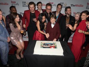 Gabriela Carrillo, Rogelio Douglas Jr, Jon Robert Hall, John Battagliese, Nayah Damasen, Rex Smith, Levi Smith, Carson Higgins, Doug Kreeger, Ruby Lewis, and Carrie Manolakos @ BroadwayWorld Gabriela Carrillo, Rogelio Douglas Jr, Jon Robert Hall, John Battagliese, Nayah Damas Photo