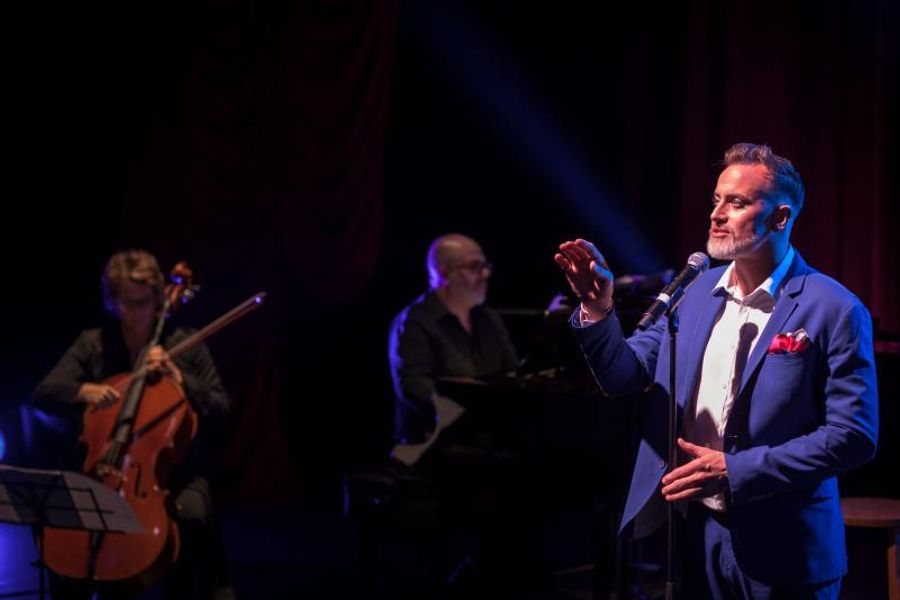 Review: A NIGHT WITH HAYDEN TEE – UP CLOSE AND INTIMATE Shares Heartfelt Expressions Of Well Known Musical Theatre Favourites In A Combination Of Cabaret And Cosmetic Image