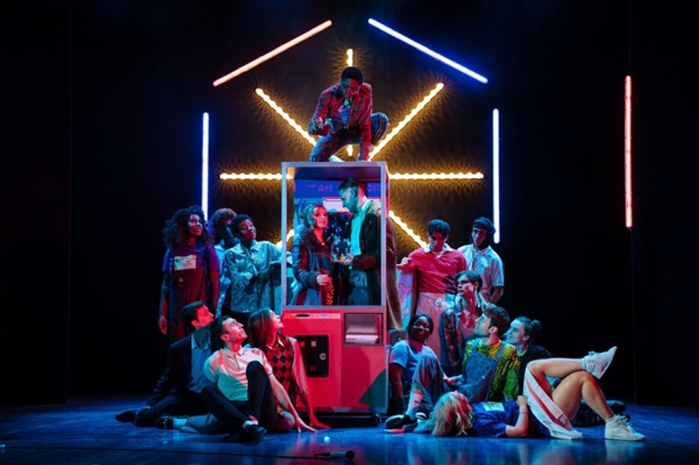 Photo Flash: First Look at A MIDSUMMER NIGHT'S DREAM at the Criterion Theatre  Image