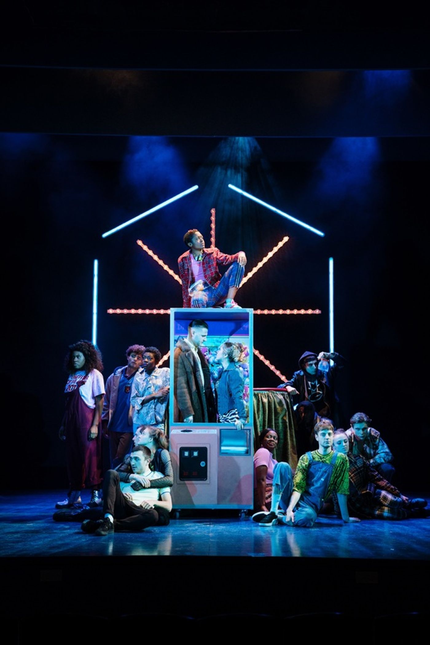 Photo Flash: First Look at A MIDSUMMER NIGHT'S DREAM at the Criterion Theatre  Image