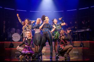 Courtney Bowman, Danielle Steers, Vicki Manser, Alexia McIntosh, Natalie Paris, Jarne Photo