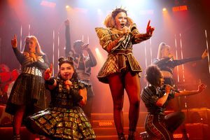 Courtney Bowman, Danielle Steers, Vicki Manser, Alexia McIntosh, Natalie Paris, Jarne Photo