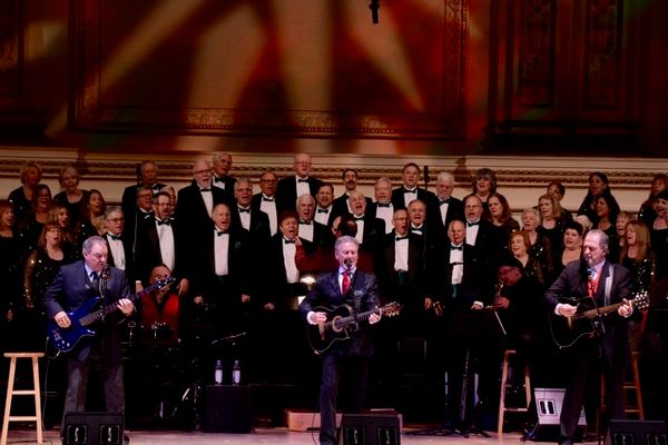 Steve Gatlin, Larry Gatlin and Rudy Gatlin with The Hibernian Festival Singers Photo