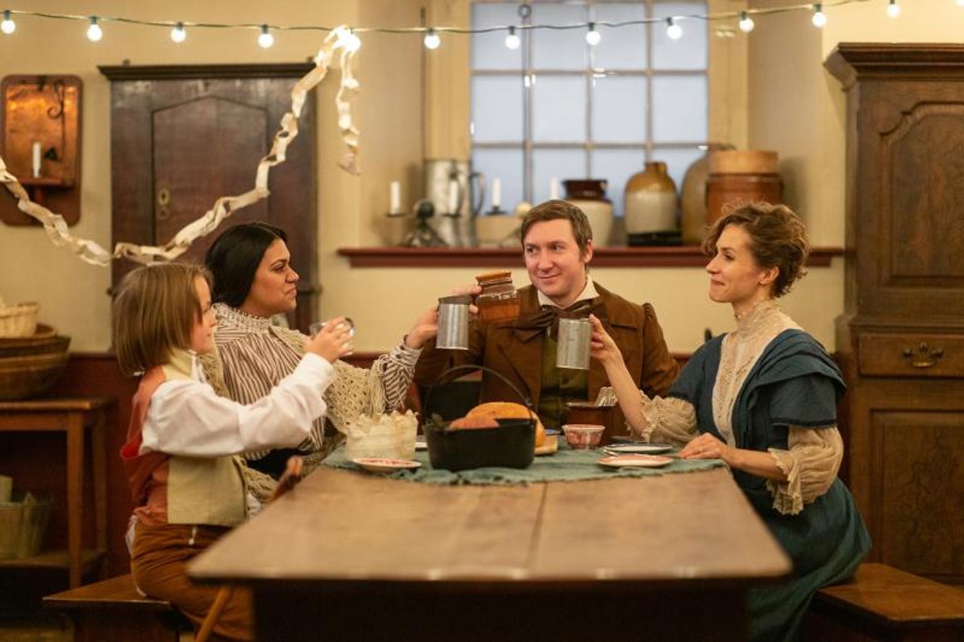 Review: Immersive Production of A CHRISTMAS CAROL Highlights the Best Parts of Dickens' Beloved Tale  Image