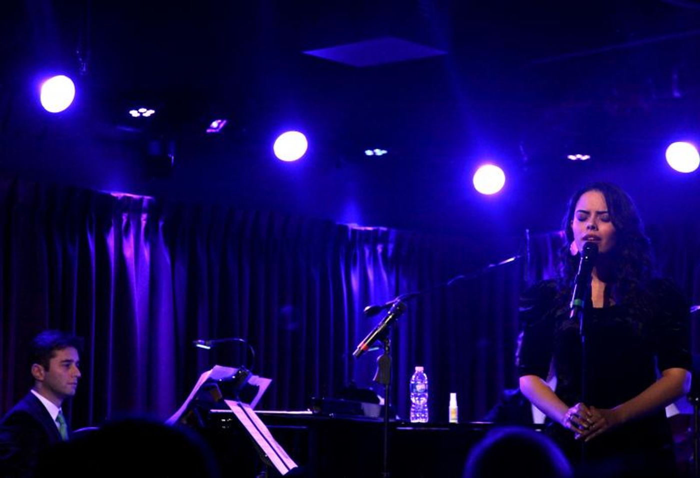 Review: Charlie Romo Gets The Joint Jumpin' with CAROLING AND CROONING at The Green Room 42  Image