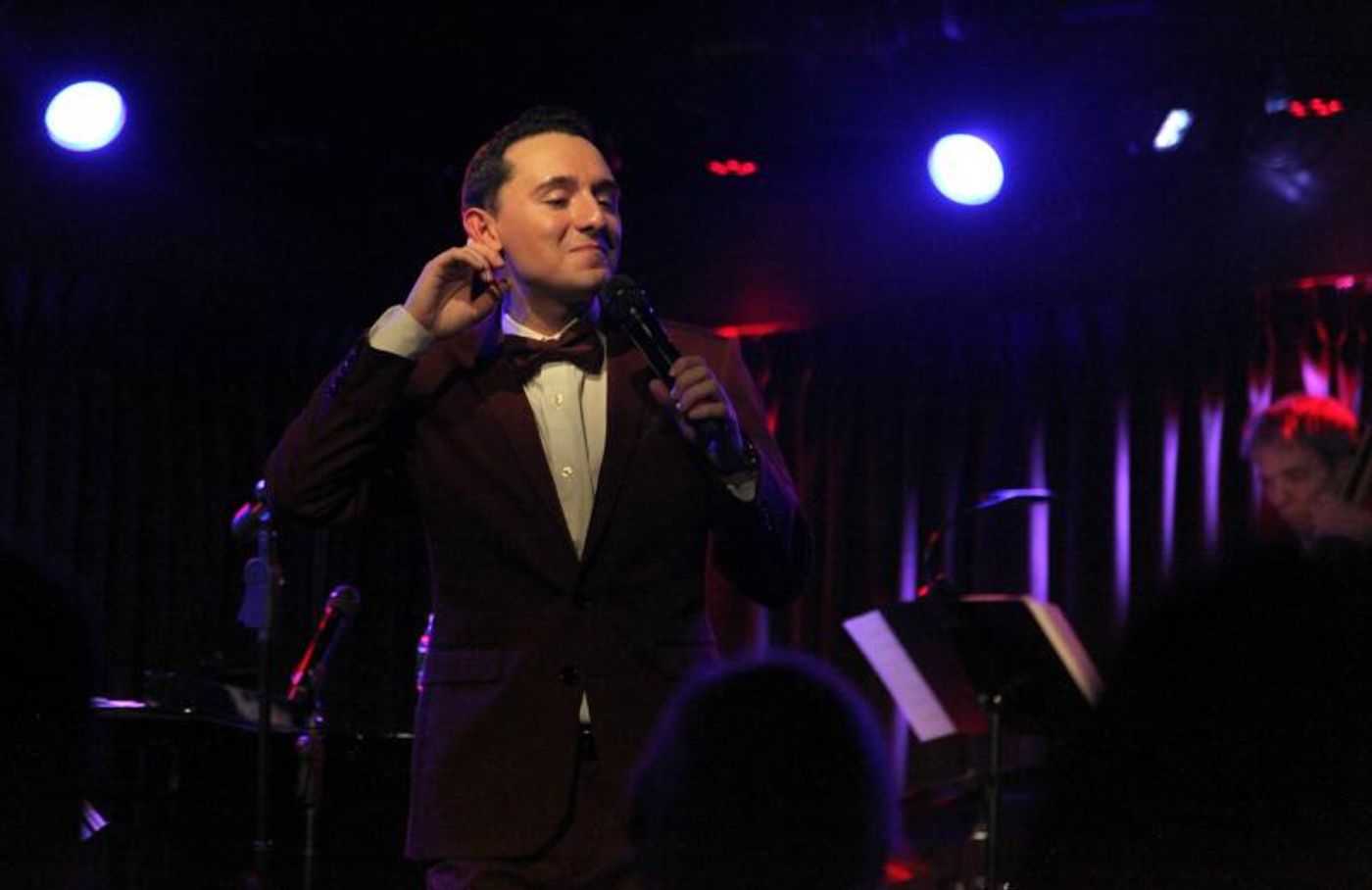 Review: Charlie Romo Gets The Joint Jumpin' with CAROLING AND CROONING at The Green Room 42  Image