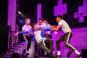 Peter Andre and cast @ BroadwayWorld Peter Andre and cast Photo