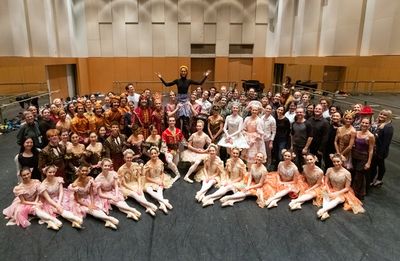 Celine Dion with Artists and Staff of The National Ballet of Canada Photo