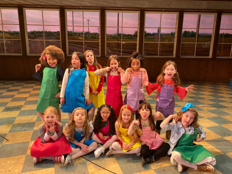 Photo Flash: WAITRESS Celebrates the Lulus, the Youngest Stars on Broadway — photo 3 of 4