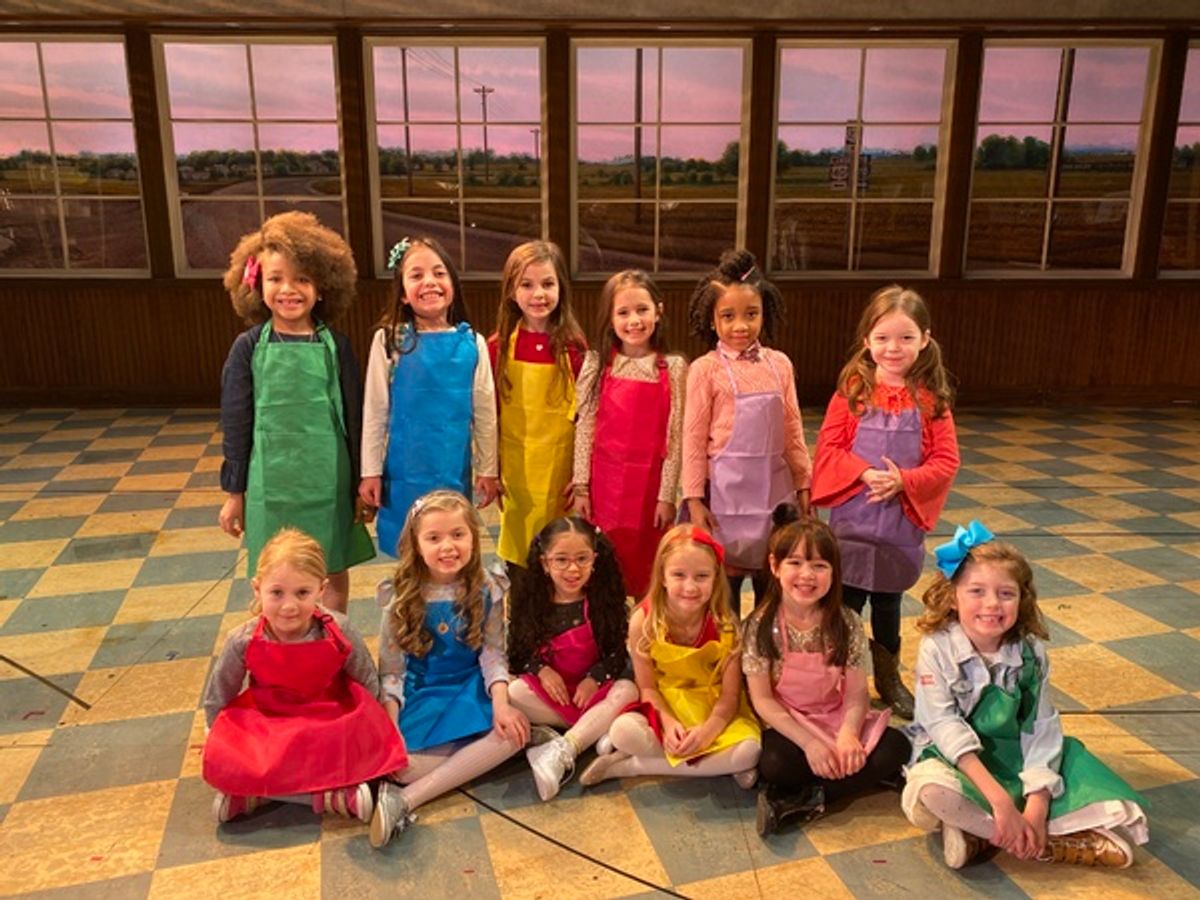 London Skye Gilliam, Mariam Bedigan, Victoria Collett, Everleigh
Rotunno, Raigan Olivia Newton-Saunders, Delaney Quinn, Riley Summer Perler, Cate Elefante, Sophia Rodriguez, Regan Ciccarelli,
Scarlett Sher, Tess Murphy at 