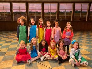 London Skye Gilliam, Mariam Bedigan, Victoria Collett, Everleigh
Rotunno, Raigan Olivia Newton-Saunders, Delaney Quinn, Riley Summer Perler, Cate Elefante, Sophia Rodriguez, Regan Ciccarelli,
Scarlett Sher, Tess Murphy @ BroadwayWorld London Skye Gilliam, Mariam Bedigan, Victoria Collett, Everleigh
Rotunno, Raigan Oliv Photo