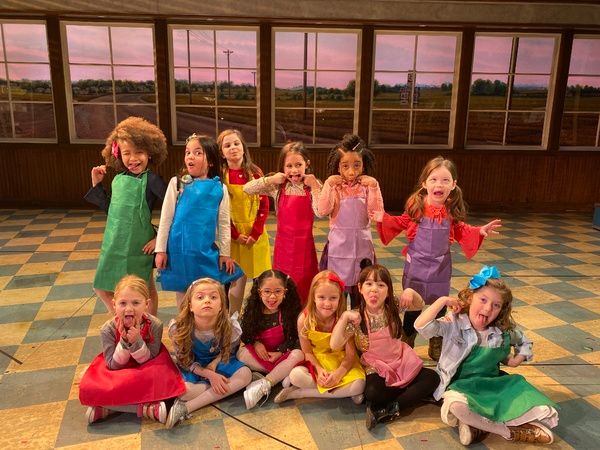 London Skye Gilliam, Mariam Bedigan, Victoria Collett, Everleigh
Rotunno, Raigan Oliv Photo