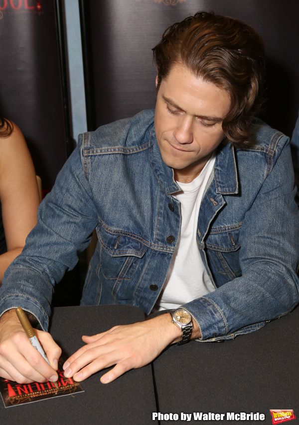 Photos: MOULIN ROUGE! Celebrates Vinyl Release With a Signing — photo 13 of 28