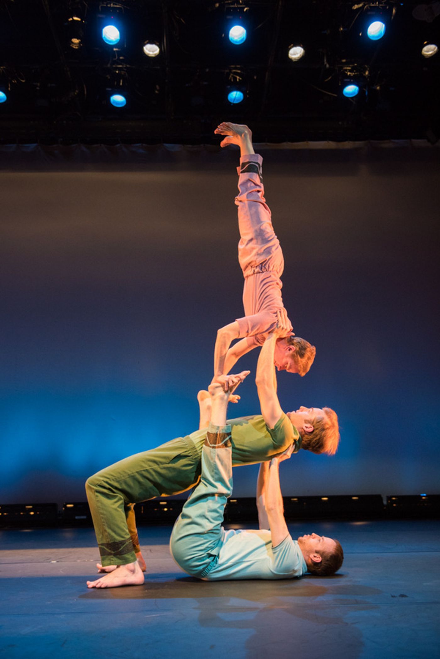 Photo Flash: Aura CuriAtlas Performs At Steppenwolf Photo Flash: Aura CuriAtlas Performs At Steppenwolf Image