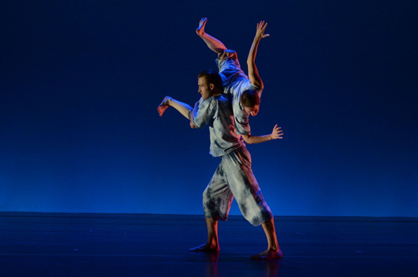 Photo Flash: Aura CuriAtlas Performs At Steppenwolf Photo Flash: Aura CuriAtlas Performs At Steppenwolf Image