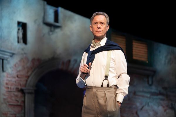 Alex Jennings Photo