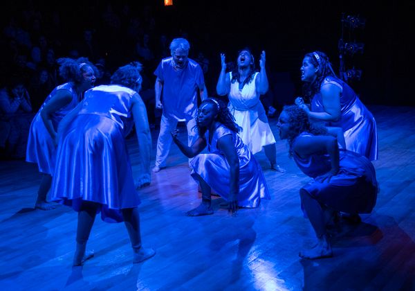 ShanÃ©sia Davis with the cast of Dance Nation Photo