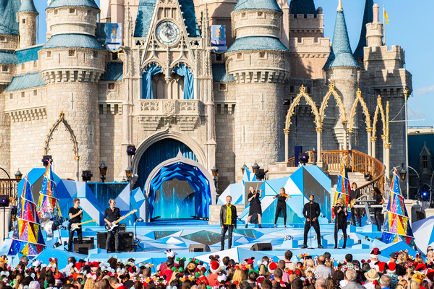 Photo Flash: DISNEY PARKS MAGICAL CHRISTMAS DAY PARADE Airs Wednesday, December 25 Photo Flash: DISNEY PARKS MAGICAL CHRISTMAS DAY PARADE Airs Wednesday, December 25 Image