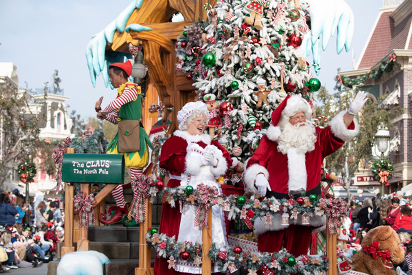 Photo Flash: DISNEY PARKS MAGICAL CHRISTMAS DAY PARADE Airs Wednesday, December 25 Photo Flash: DISNEY PARKS MAGICAL CHRISTMAS DAY PARADE Airs Wednesday, December 25 Image