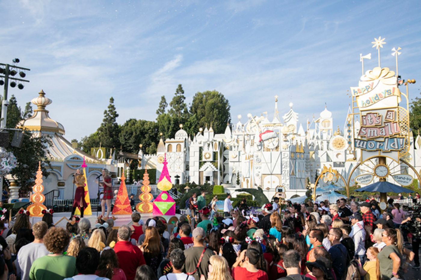 Photo Flash: DISNEY PARKS MAGICAL CHRISTMAS DAY PARADE Airs Wednesday, December 25 Photo Flash: DISNEY PARKS MAGICAL CHRISTMAS DAY PARADE Airs Wednesday, December 25 Image