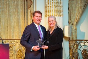 Lou D’Avanzo, Vice Chairman, Managing Principal, Midtown Manhattan at Cushman & Wakefield, who accepted the 2019 Spirit of the Founders Award on behalf of Cushman & Wakefield; Tere Pettitt, Volunteers of America-Greater New York President and CEO
@ BroadwayWorld Lou D’Avanzo, Vice Chairman, Managing Principal, Midtown Manhattan at Cushman Photo