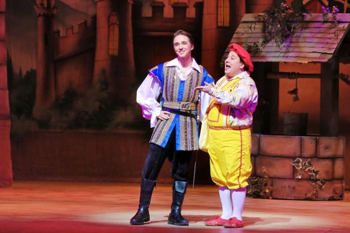 Review: A SNOW WHITE CHRISTMAS SPRINKLES US WITH HOLIDAY CHEER IN A LYTHGOE FAMILY PANTO at Pasadena Civic Auditorium  Image