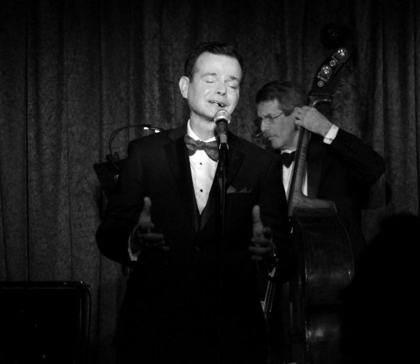 Review: HOLIDAY CHESTNUTS Showcases Richard Holbrook's Heart at Don't Tell Mama  Image