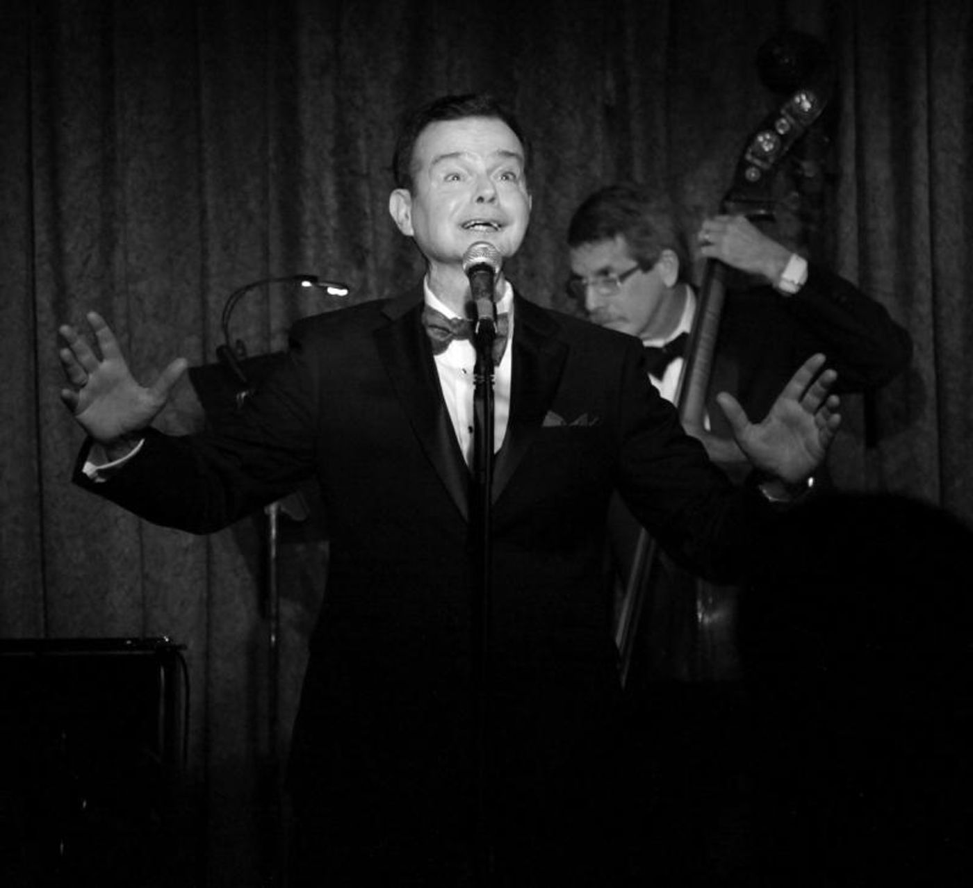 Review: HOLIDAY CHESTNUTS Showcases Richard Holbrook's Heart at Don't Tell Mama  Image