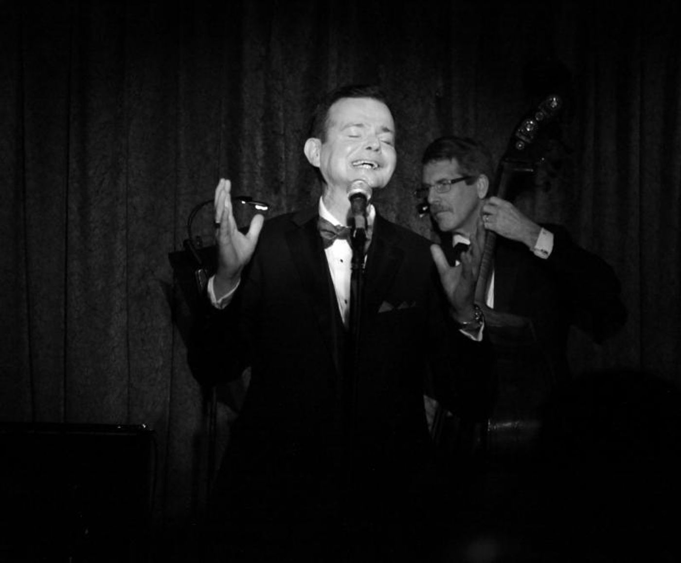 Review: HOLIDAY CHESTNUTS Showcases Richard Holbrook's Heart at Don't Tell Mama  Image