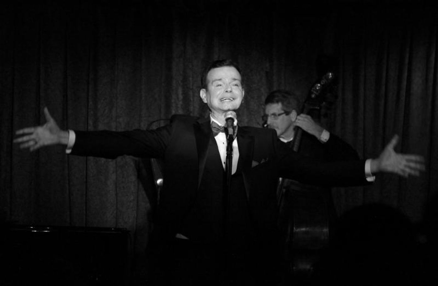 Review: HOLIDAY CHESTNUTS Showcases Richard Holbrook's Heart at Don't Tell Mama  Image