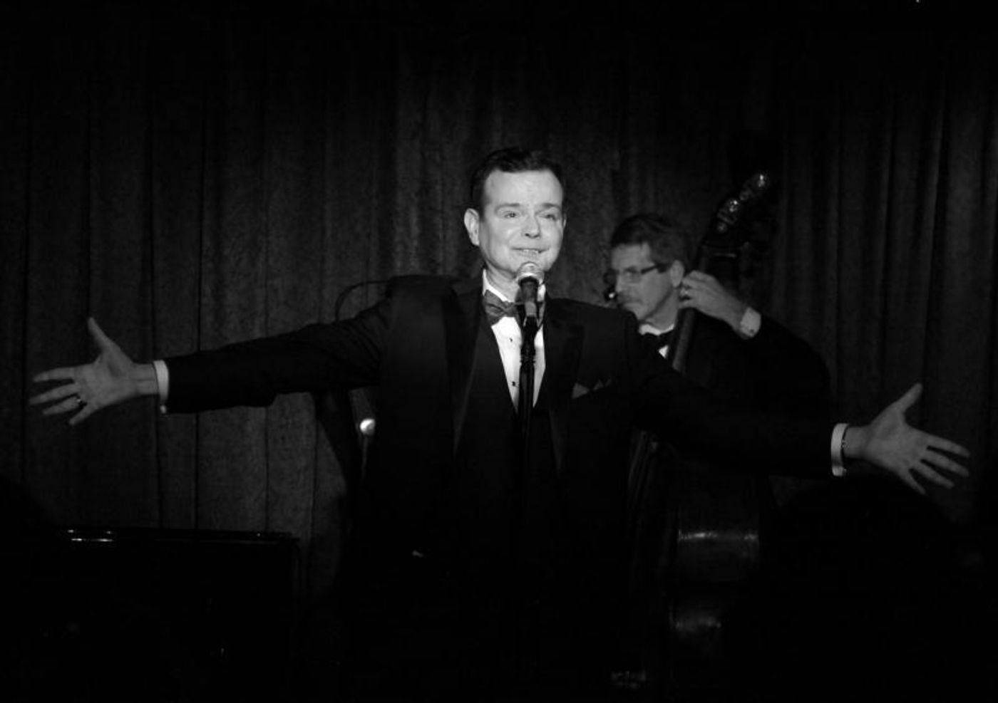 Review: HOLIDAY CHESTNUTS Showcases Richard Holbrook's Heart at Don't Tell Mama  Image