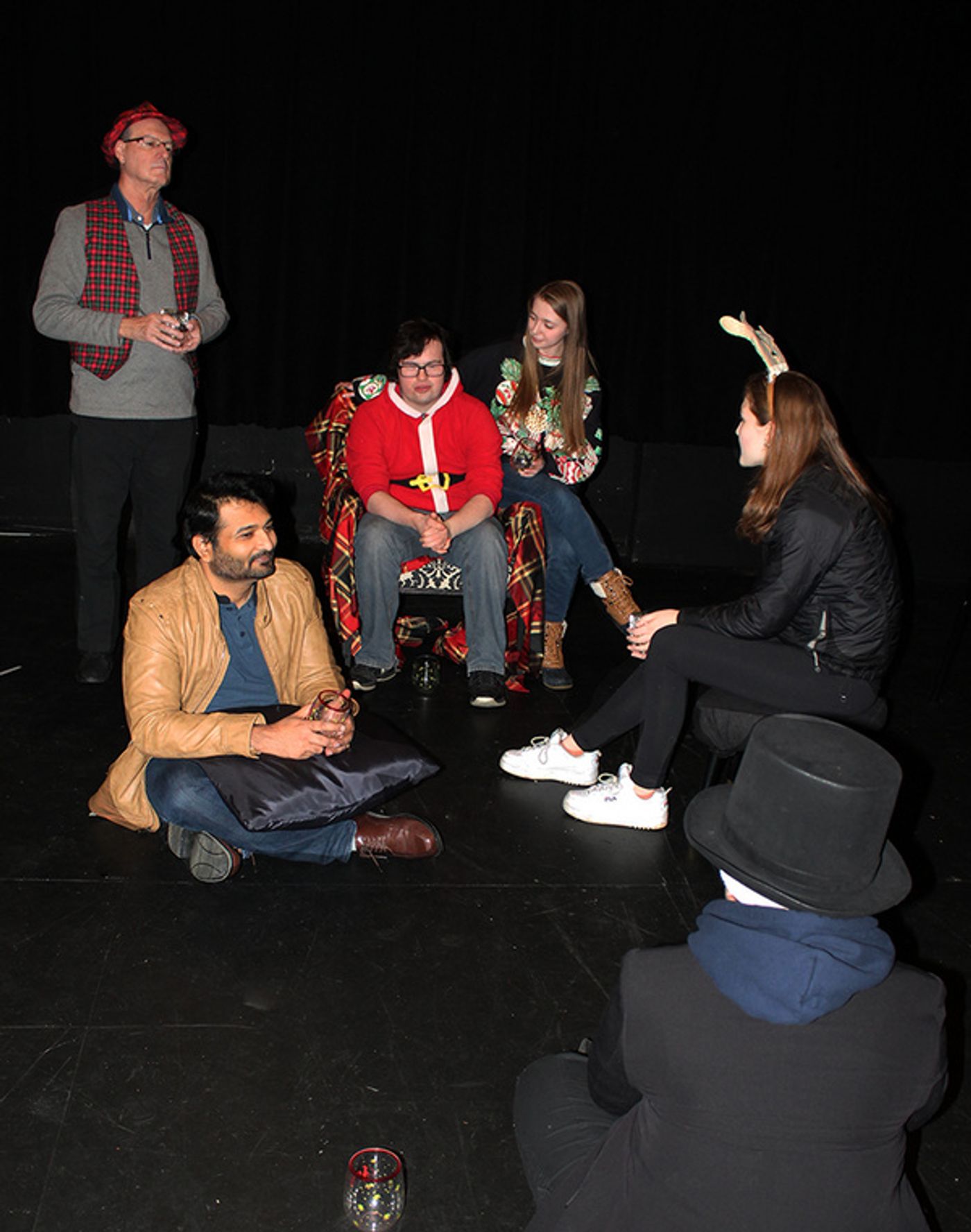 Photo Flash: First Look at A CHRISTMAS CAROL at Artists' Exchange Photo Flash: First Look at A CHRISTMAS CAROL at Artists' Exchange Image