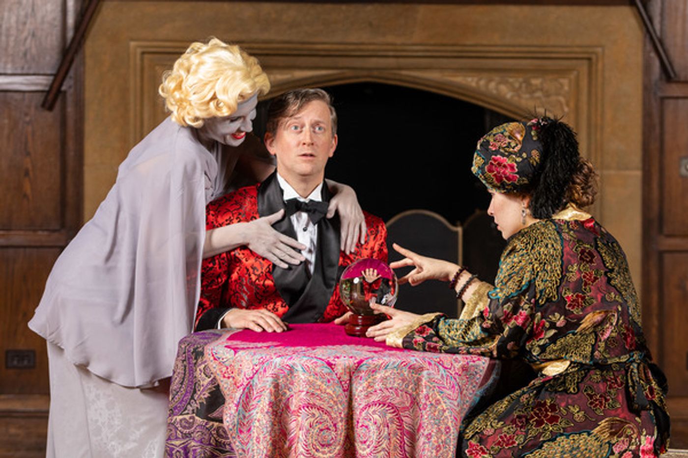 Photo Flash: First Look At BLITHE SPIRIT At Meadow Brook Theatre  Image