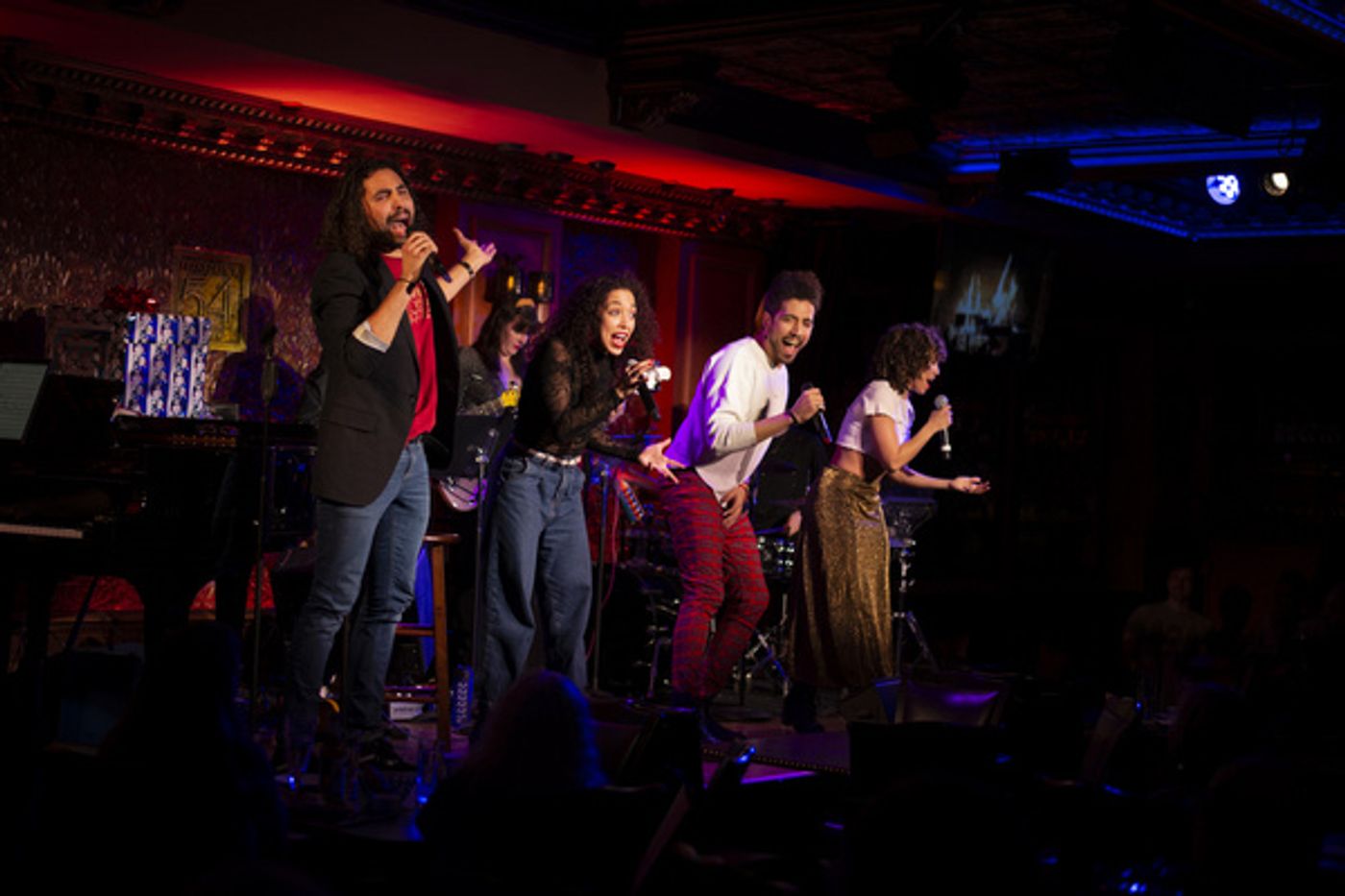Photo Flash: The Saunders Family In FAMILY DINNER: HOLIDAY EDITION At Feinstein's/54 Below  Image