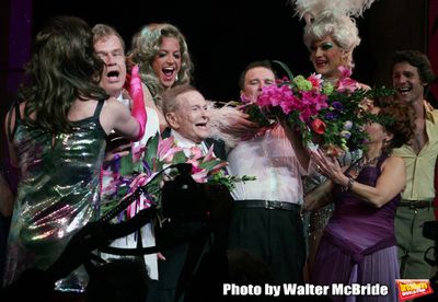Kelsey Grammer, Jerry Herman, Douglas Hodges, Christine Andreas with ensemble cast
du Photo