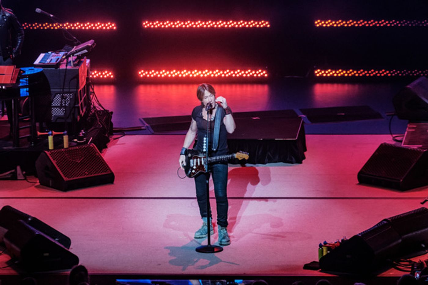 Photo Flash: Keith Urban, Amy Shark, and John Butler Perform at the Grand Opening of the Sydney Coliseum Theatre, West HQ  Image