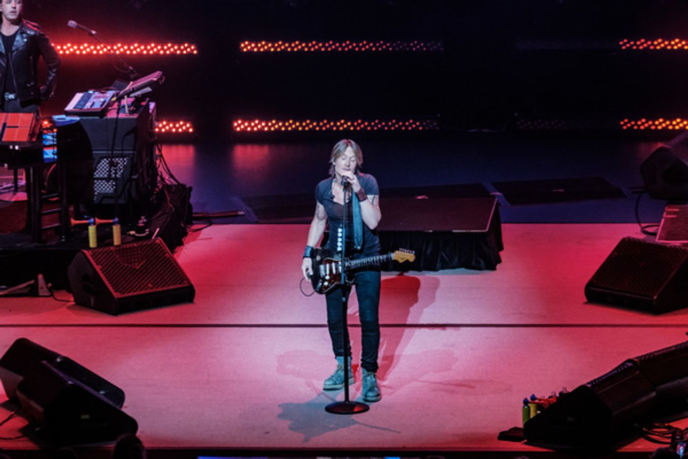 Photo Flash: Keith Urban, Amy Shark, and John Butler Perform at the Grand Opening of the Sydney Coliseum Theatre, West HQ  Image