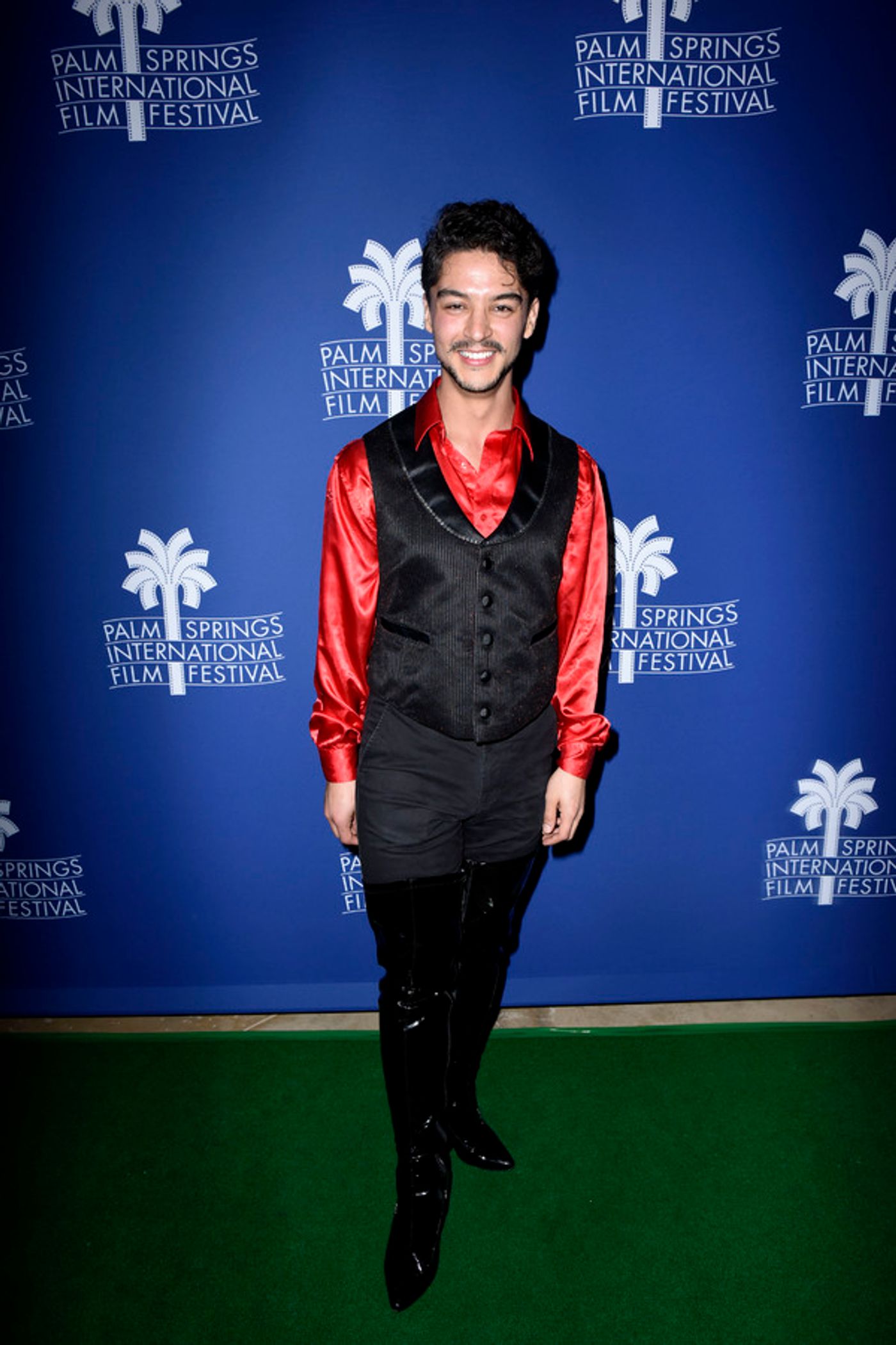 Photo Flash: Jacki Weaver, Drag Queens, and More Attend the World Premiere of STAGE MOTHER at PSIFF  Image