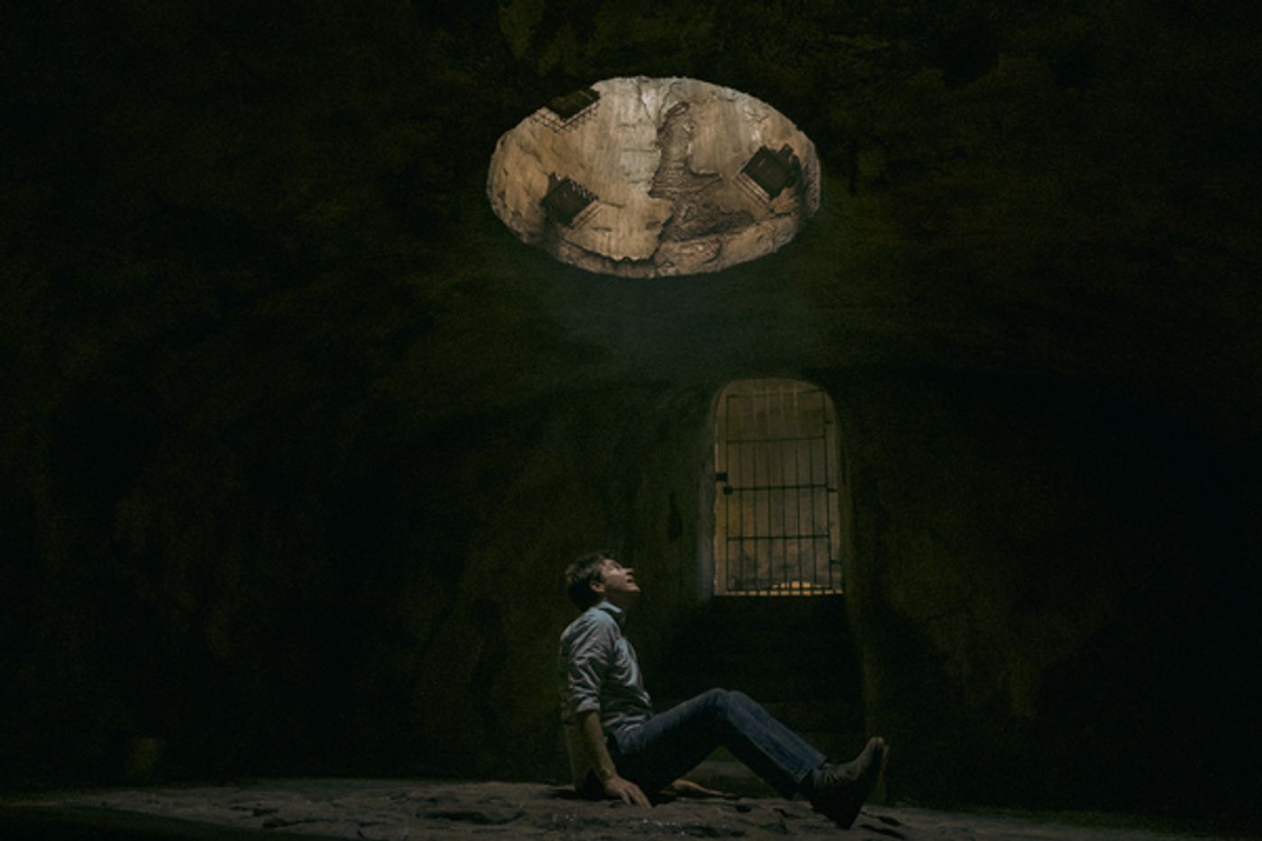 Photo Flash: See Laura Linney in a First Look at OZARK Season 3  Image