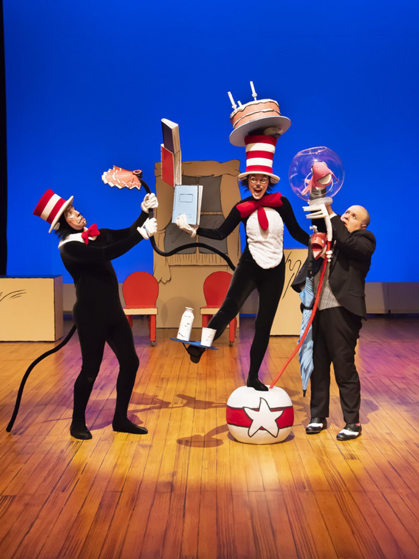 Photo Flash: Dr. Seuss's THE CAT IN THE HAT at Alabama Shakespeare Festival  Image