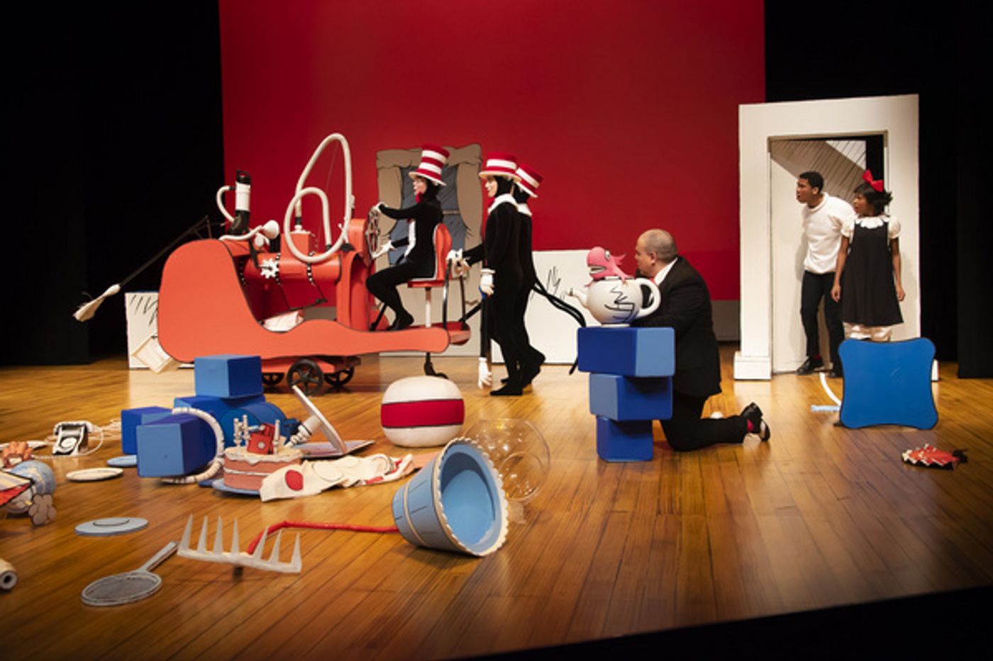 Photo Flash: Dr. Seuss's THE CAT IN THE HAT at Alabama Shakespeare Festival  Image