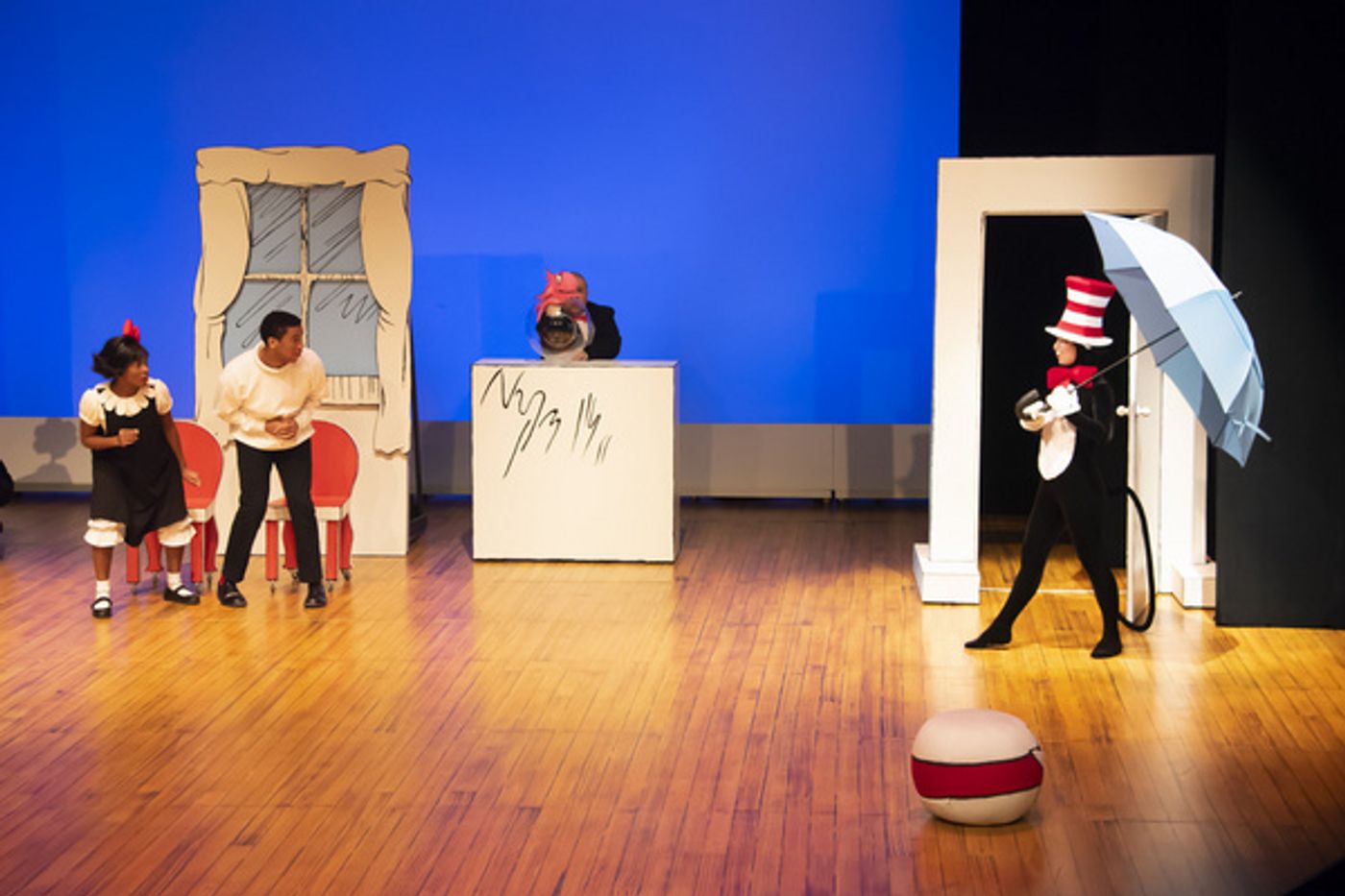 Photo Flash: Dr. Seuss's THE CAT IN THE HAT at Alabama Shakespeare Festival  Image